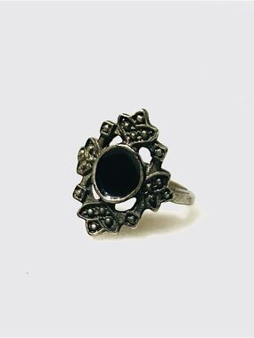 Dark Silver Floral Ring with Black Centre Stone